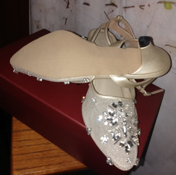 Stunning Rhinestone & Mesh Evening Shoes NWT - Picture 3 of 6